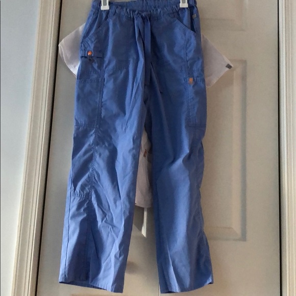 Code Happy Scrub Set 👩🏼‍⚕️ - Picture 4 of 5